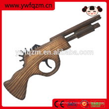 pistola de madeira de brincar ao ar livre para crianças
